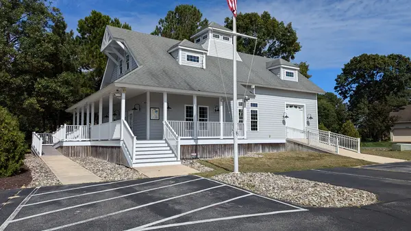 Marina Boathouse Close-up