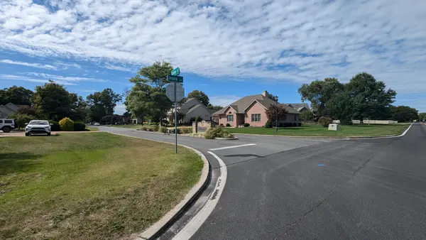 Irons Lane Entrance to Bay Colony